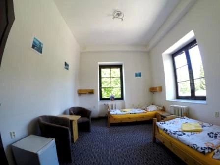 Dvoulůžkový pokoj - pohled na postel